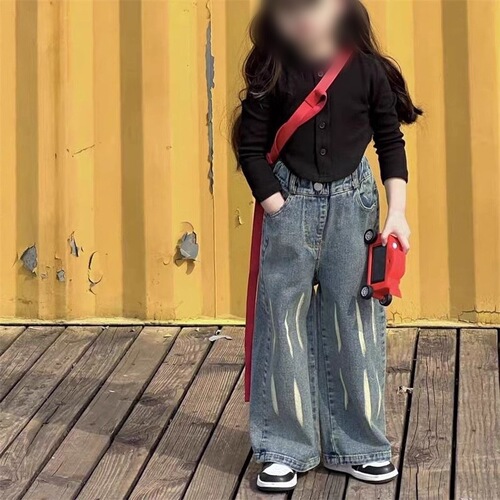 Children's Spring and Autumn New Jeans Set with Streetwear T-Shirt for Girls - Two-Piece Outfit for Girls