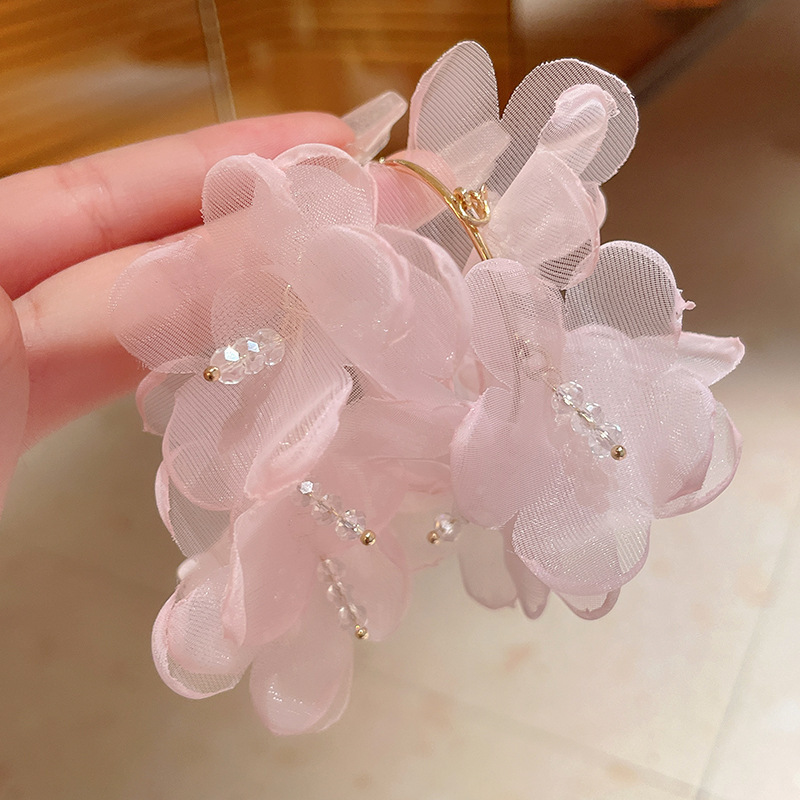 Pendientes de súper hadas de hilo de malla de flor de aguja de plata Pendientes de borla frescos pequeños coreanos Pendientes de estilo de vacaciones de temperamento dulce de nicho