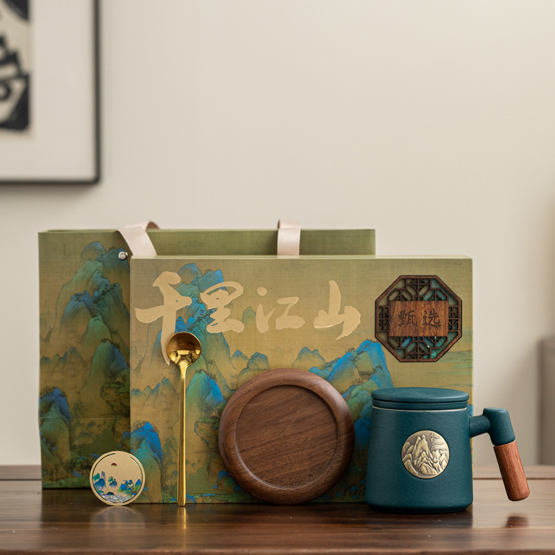 Taza de cerámica en relieve medalla de bronce con tapa caja de regalo taza de café taza de agua empresa regalo de mano tallado logotipo