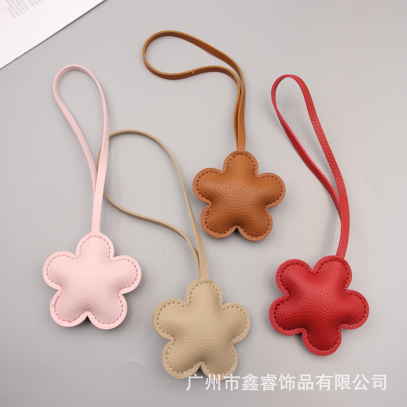 In-Stock Leather Niche Flower Bag Pendant Simple Small Flower Hand Rope Car Hanging Decoration Creative Key Lanyard Accessory