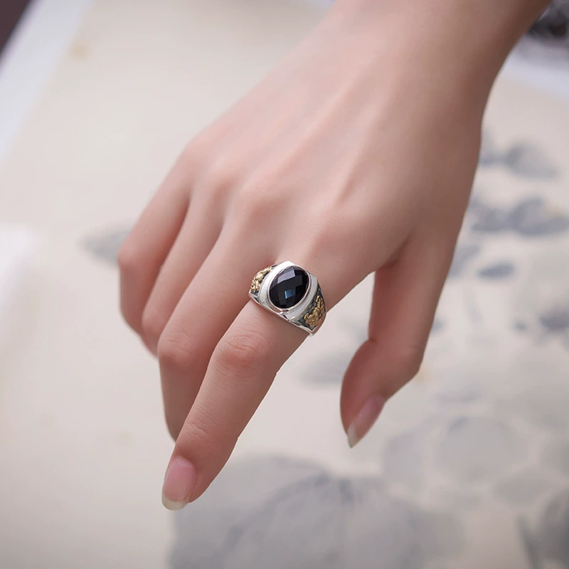 Agate retro adjustable ring, silver 925 sample, on index finger