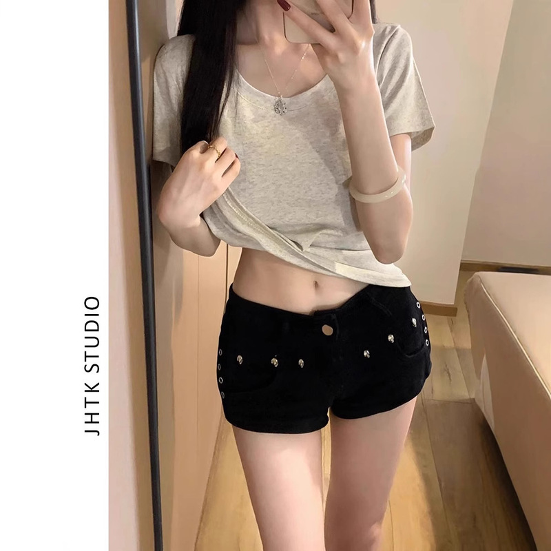 American Style Hot Girl Black Rivet Low Waist Denim Shorts Women's Summer Millennium Y2K Tight Hip A- Line Hot Trendy Pants American Style Hot Girl Black Rivet Low Waist Denim Shorts Women's Summer Millennium Y2K Tight Hip A- Line Hot Trendy Pants