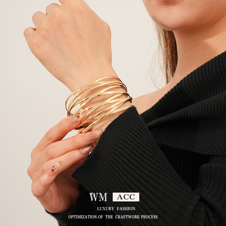 Europa y los Estados Unidos cruzan fronteras multicapa abertura pulsera de moda personalidad fría pulsera de viento nicho de alta calidad joyas al por mayor