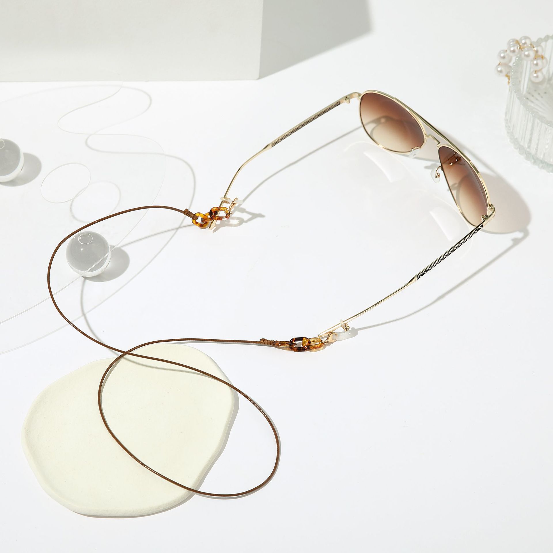 Europea, americano, japonés y coreano transfronterizo de las niñas cuerda de cera en forma de U Cadena de máscara de adulto hebilla de acrílico anti-perdido accesorios Cadena de gafas hembra