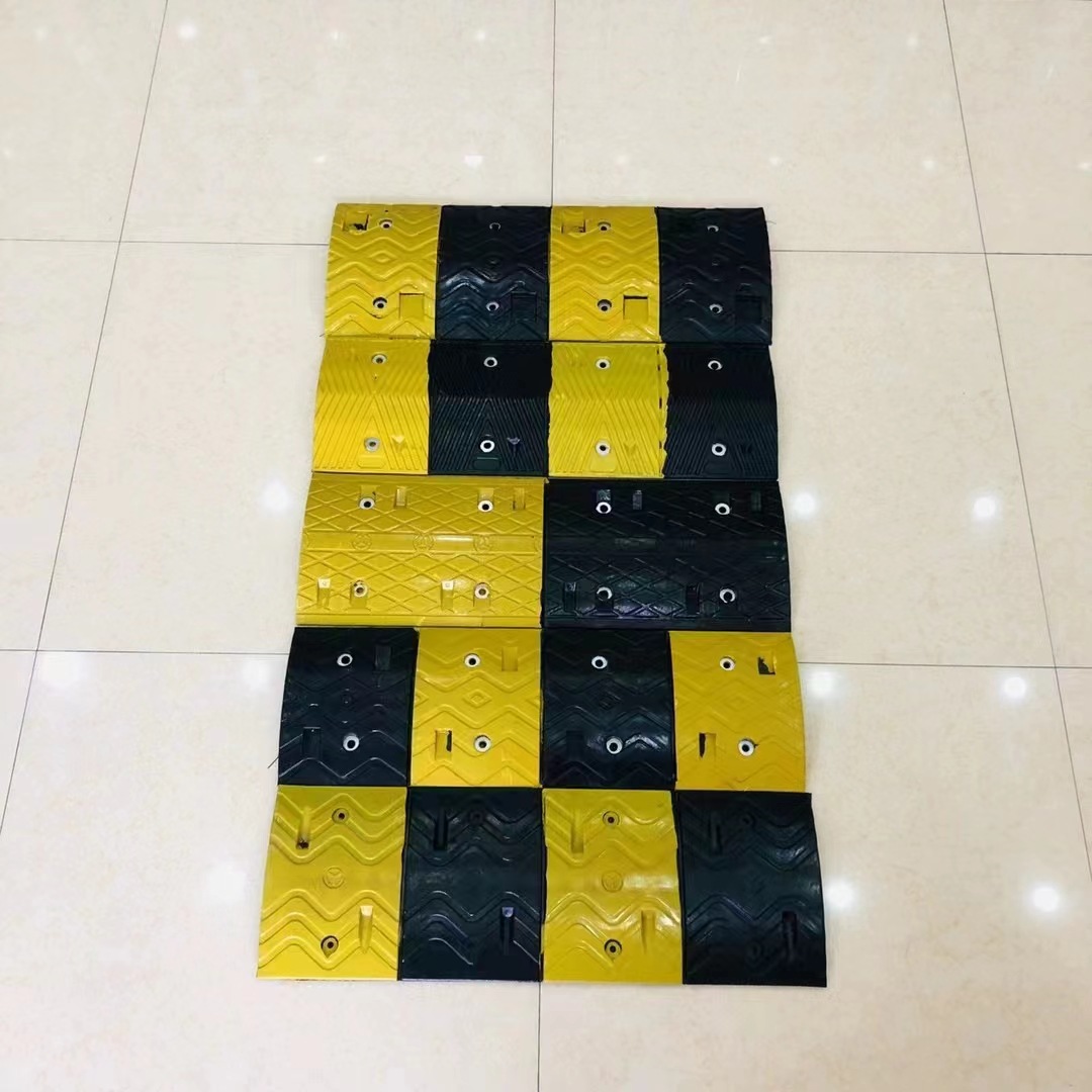 MNSD 老配方高品质减速带 波浪形菱形人字形路拱  橡胶抗压减速带