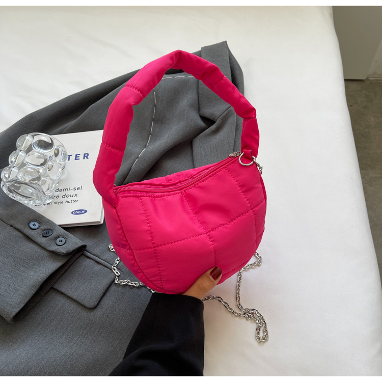 Women's Medium Polyester Solid Color Streetwear Dumpling Shape Zipper Shoulder Bag Crossbody Bag Underarm Bag display picture 5