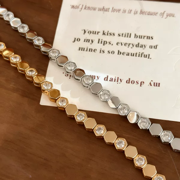 Xiaohongshu's Popular Accessible Luxury and High-End Honeycomb Inlaid Zircon Bracelet Rhombus Geometric Honeycomb Precision Elegant Bracelet