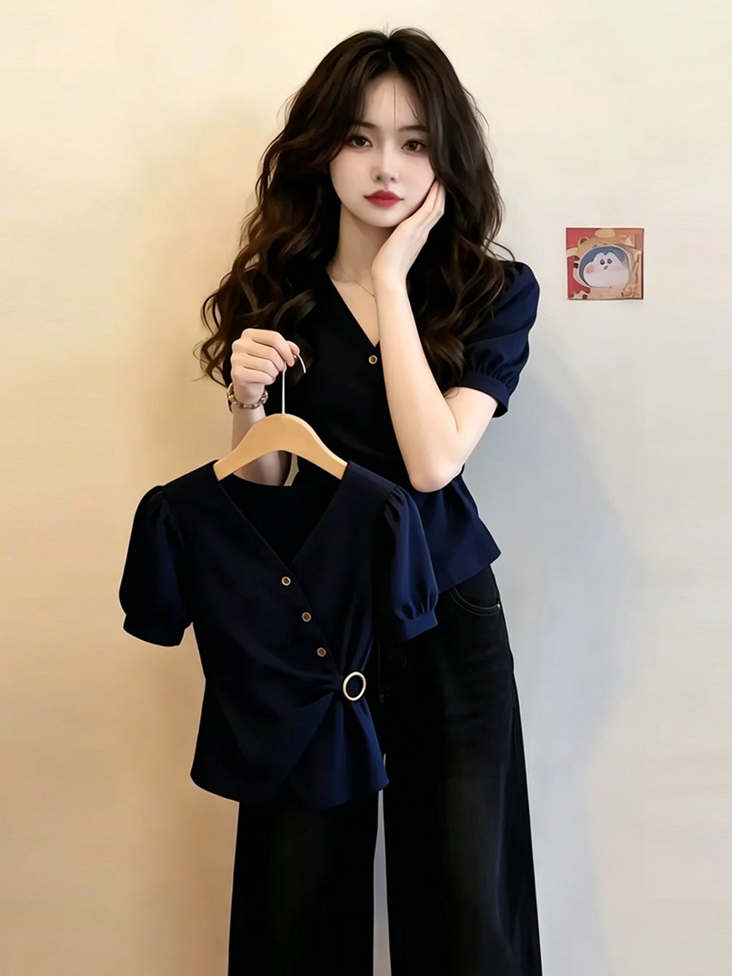Áo sơ mi nữ cổ V tay ngắn thiết kế thời trang ôm dáng A1208 — Xanh lông mòng đen