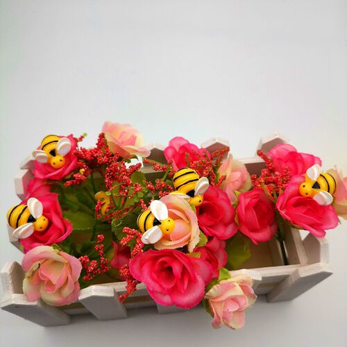 Simulated half-faced three-dimensional bee Mobile phone case beauty diy material Children's hair accessories handmade resin accessories