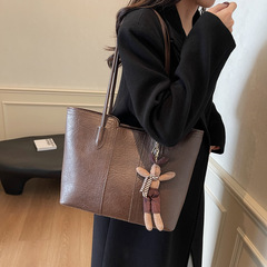 高级轻奢大容量包包女2025新款百搭质感单肩包小众设计通勤托特包