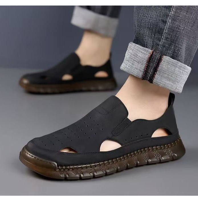Men's Shoes Sandals Wholesale Summer New Casual Shoes Breathable Shoes Men's Outdoor Beach Hollow Men's Crocs