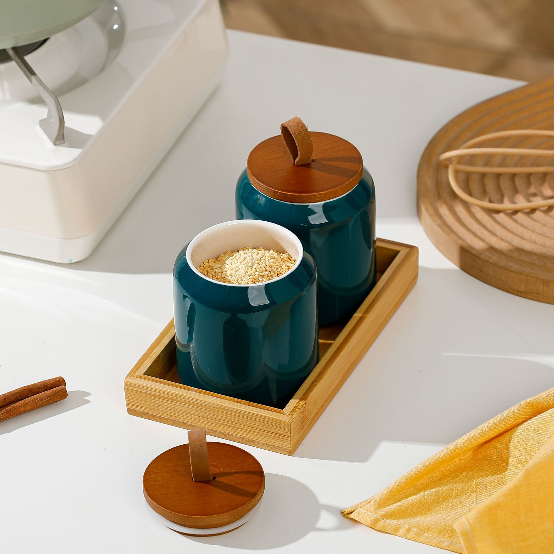Cerámica de estilo nórdico simple condimento frasco de cocina ligera de lujo acompañante regalo botella de sabor comercio exterior sal MSG utensilios de alto valor nominal