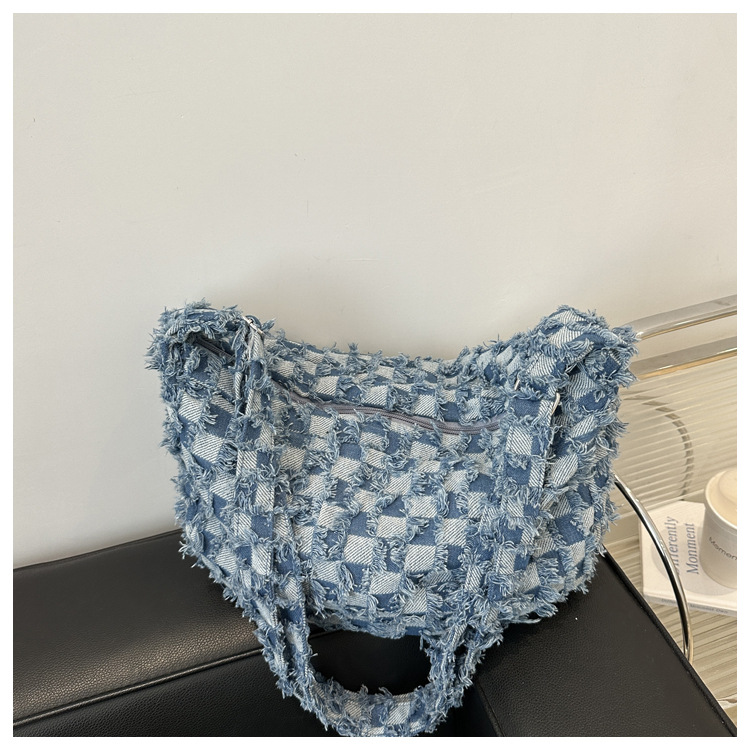 Casual and fashionable crossbody bag 2025 new style large-capacity simple checkered single-shoulder bag, personalized and versatile, lightweight underarm bag undefined