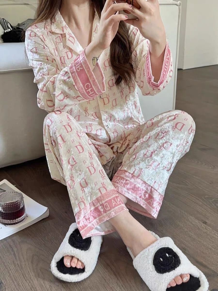 5004#핑크 D-여성 모델