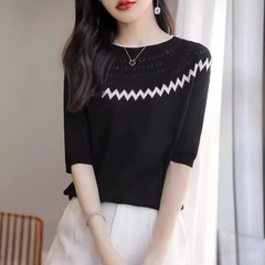 夏の新型は绢糸のニットの半袖の女性の薄い金の1ラインの成衣のtシャツの透かし彫りで色の中の袖の上着にぶつかります。