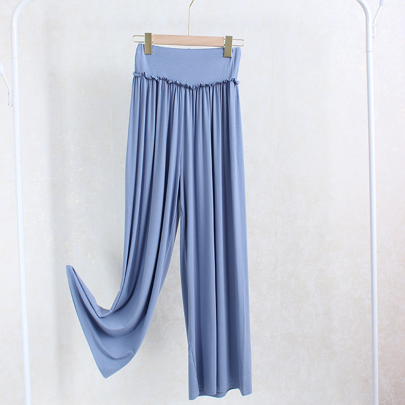 Брюки цвета индиго