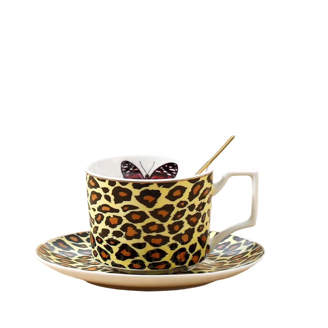 Taza de café de leopardo europeo mariposa caja de regalo de alto valor de cara taza de té de la tarde regalo de mano taza de regalo de alto nivel