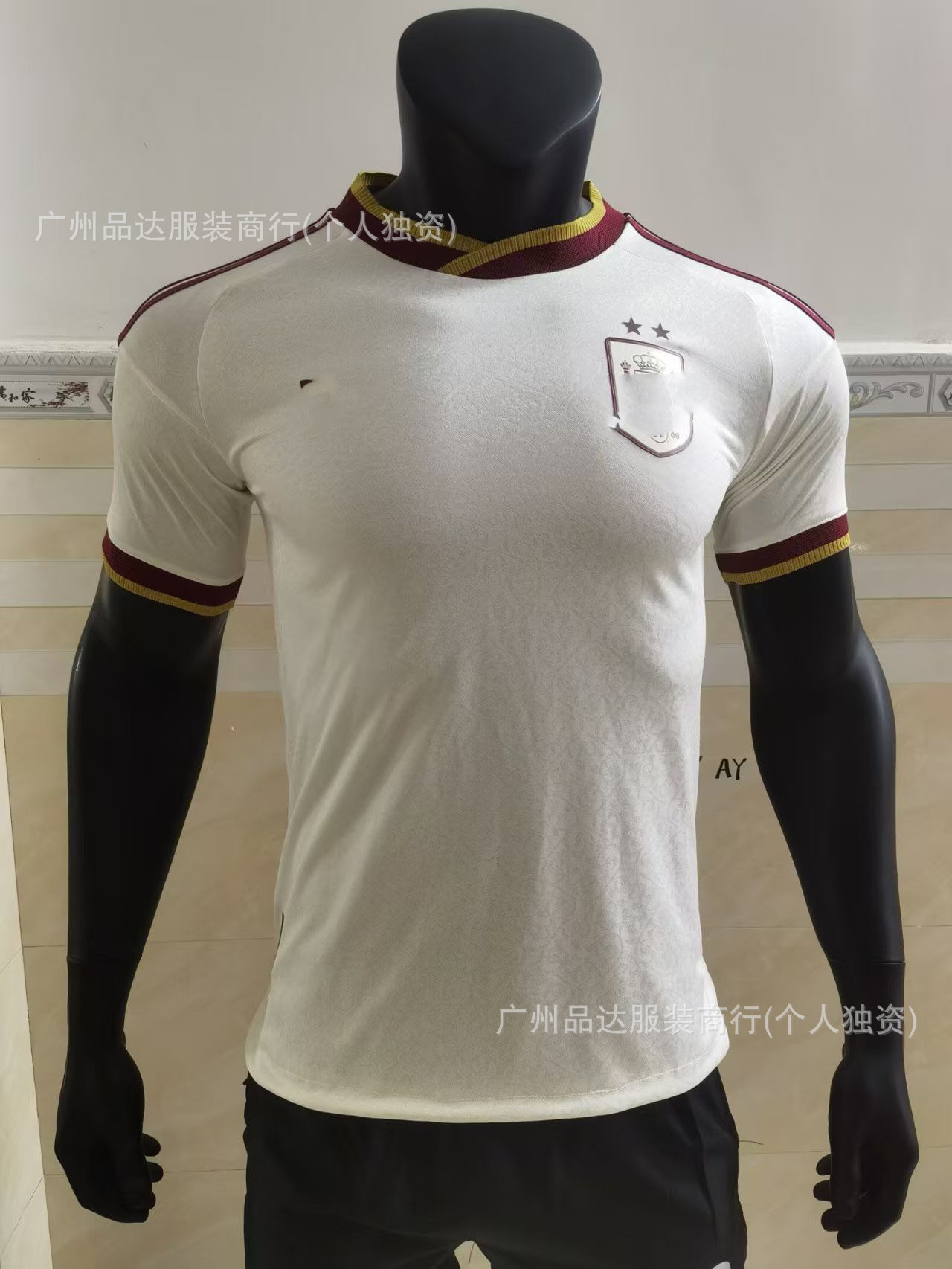 Camiseta de fútbol del Real Madrid, temporada 2526, versión jugador, edición especial de la selección nacional, La Liga, manga corta