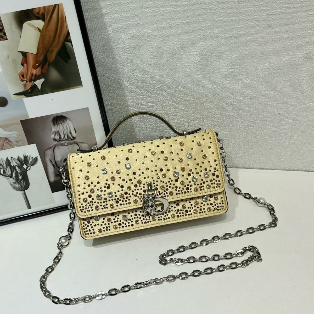 New diamond-embellished chain bag, handbag and crossbody bag for women, with a unique design, high-end feel, and versatile style
