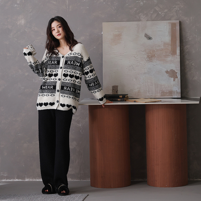 Trendy High-Appearance Cardigan Pajama Set for Women, Autumn and Winter Soft Knit Half-Velvet Outerwear Loungewear