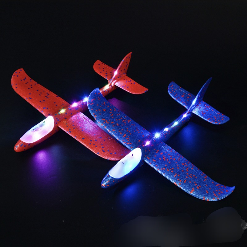 带灯飞机