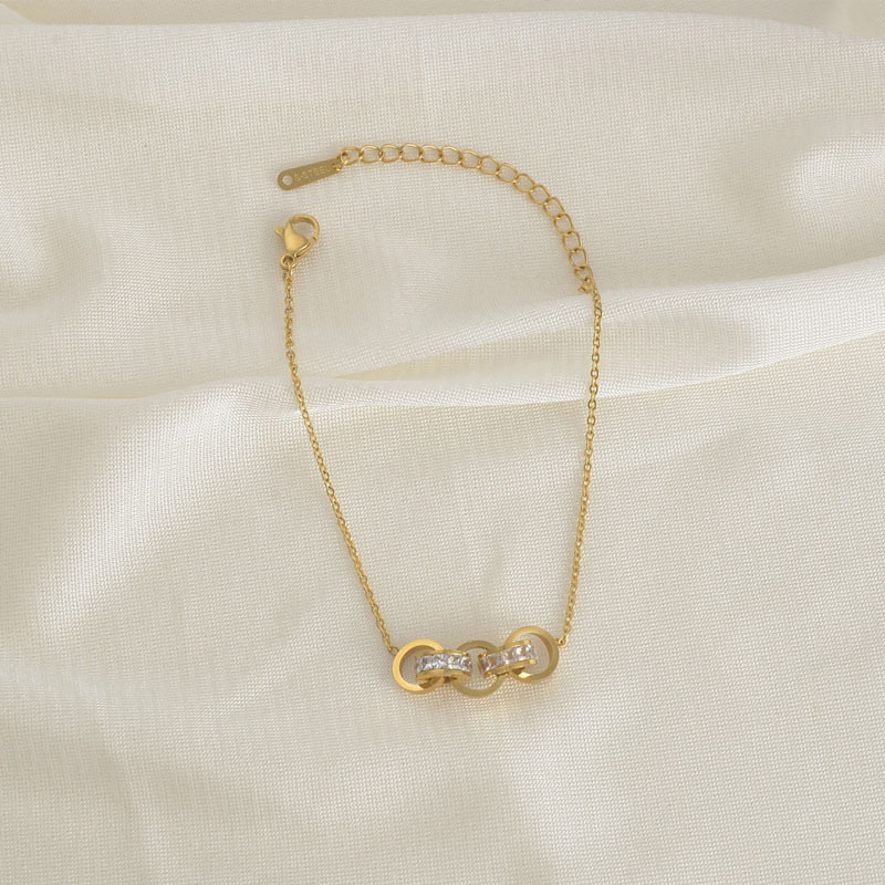 Koreanisches Einfaches Diamantarmband Weiblicher Kreativer 14k Gold Titanstahl Handschmuck display picture 4