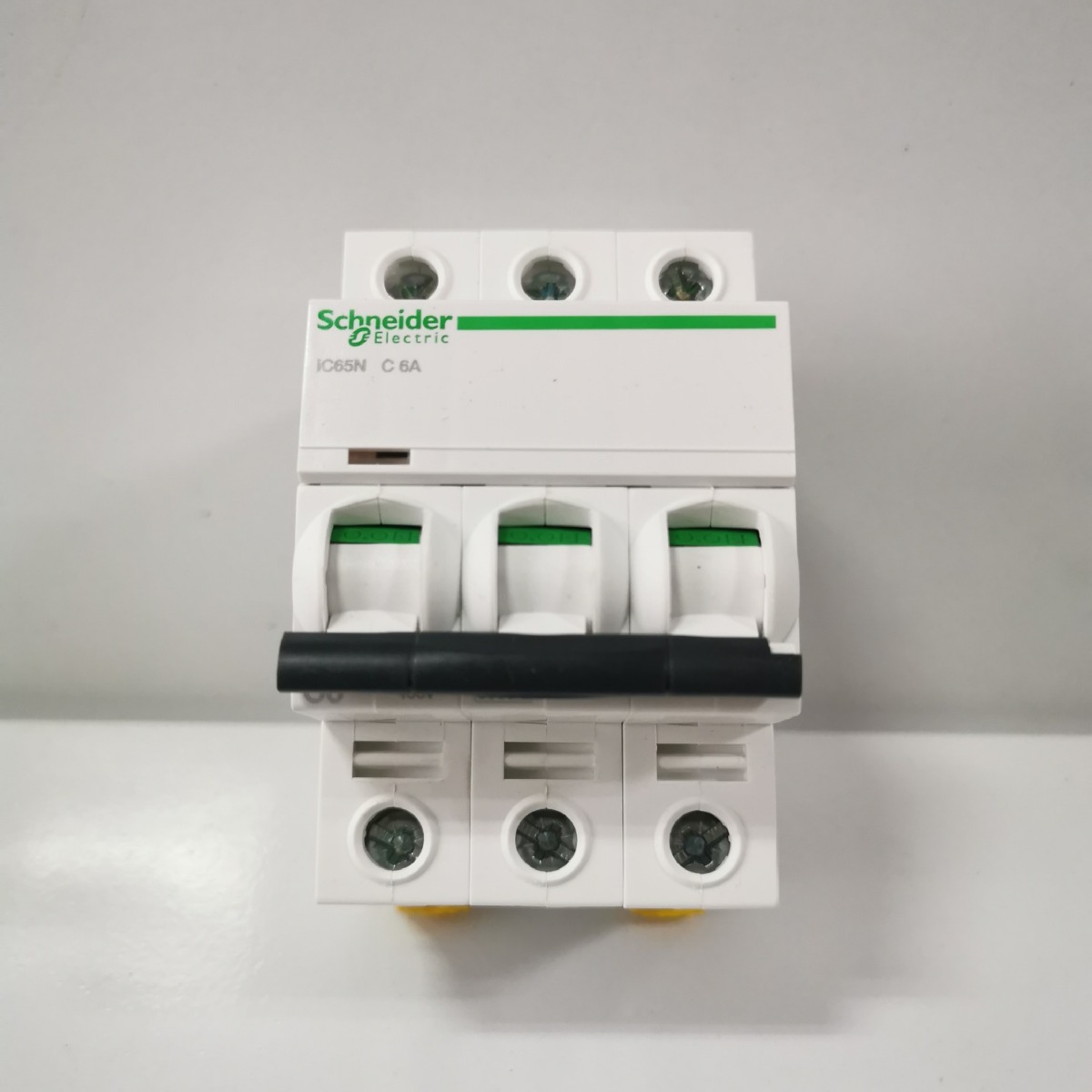 A9F18306 电路保护装置 微型断路器