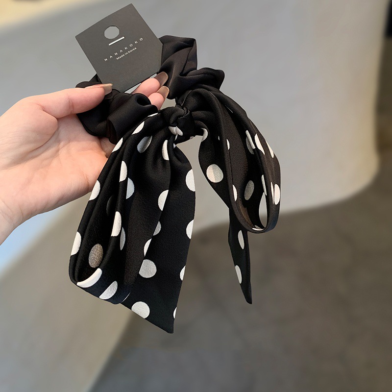Elegante elástico de cabelo com laço e poás estilo hepburn_voghion.com