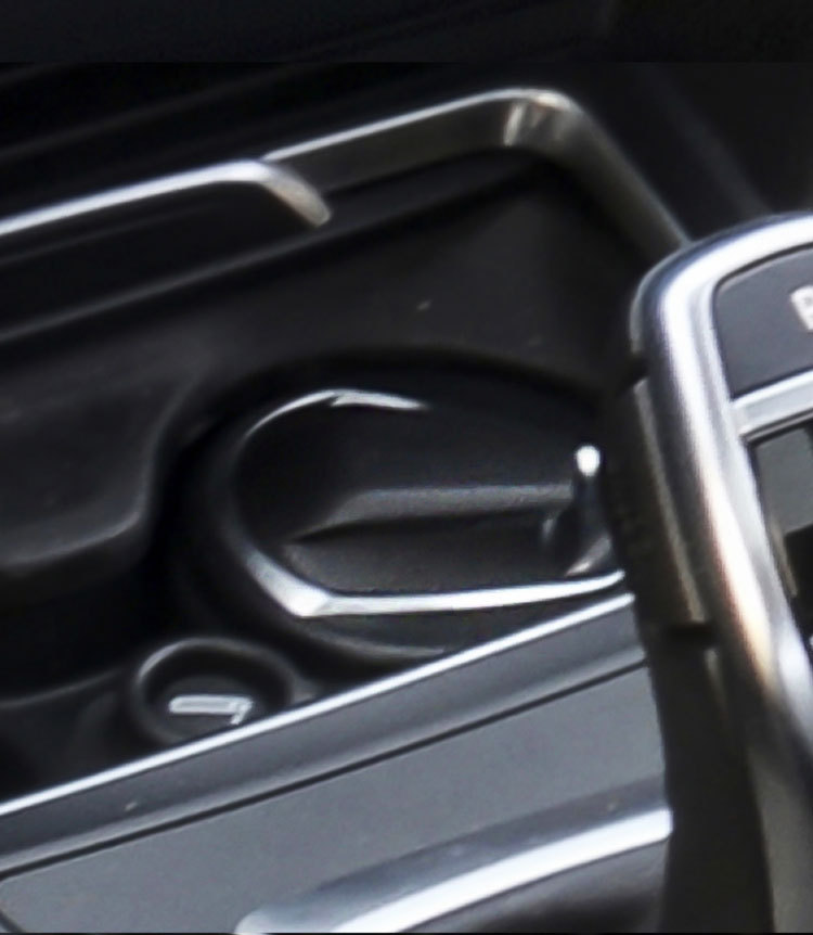 Suitable for Bmw 5 Series Car Ashtray with Cover, Creative Car Supplies, In-Car Ashtray with Led Light Ceramic