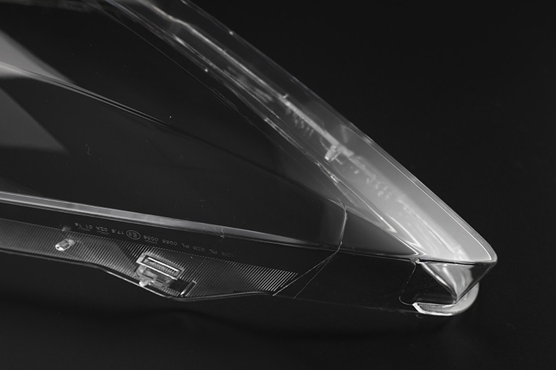 Suitable for Peugeot 307 headlight 03-07 old 307 headlight PC transparent lampshade lamp mask lamp shell