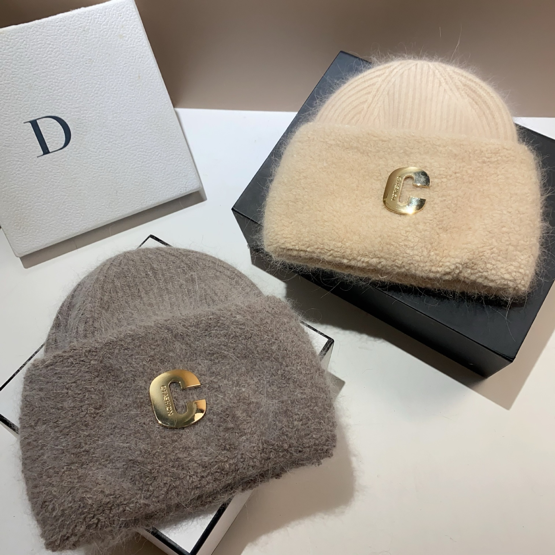 Originelles Design, neue, vergrößerte, verdickte Strickmütze aus Kaninchenhaar, C-Buchstabe, kalter Winter, warmer winddichter Gehörschutz im Freien_voghion.com