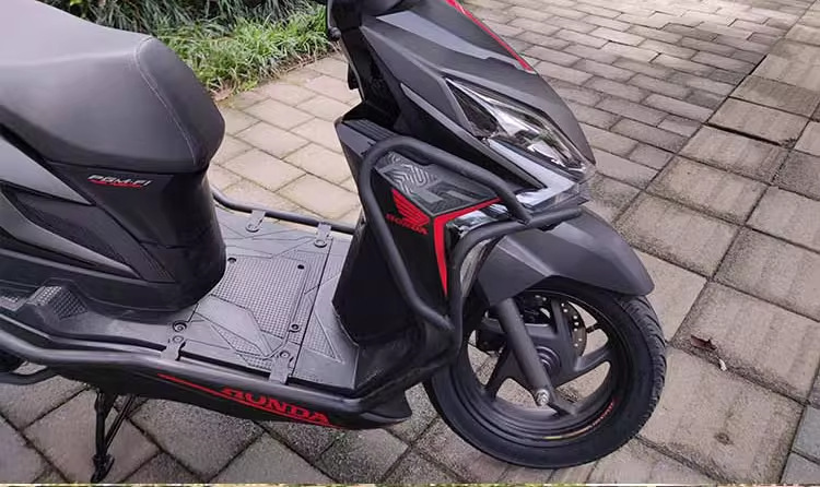 Suitable for Suzuki Uy125 Windshield, Cracked 125 Windshield, Thickened Version for Scooter Motorcycle Afr125 Modification