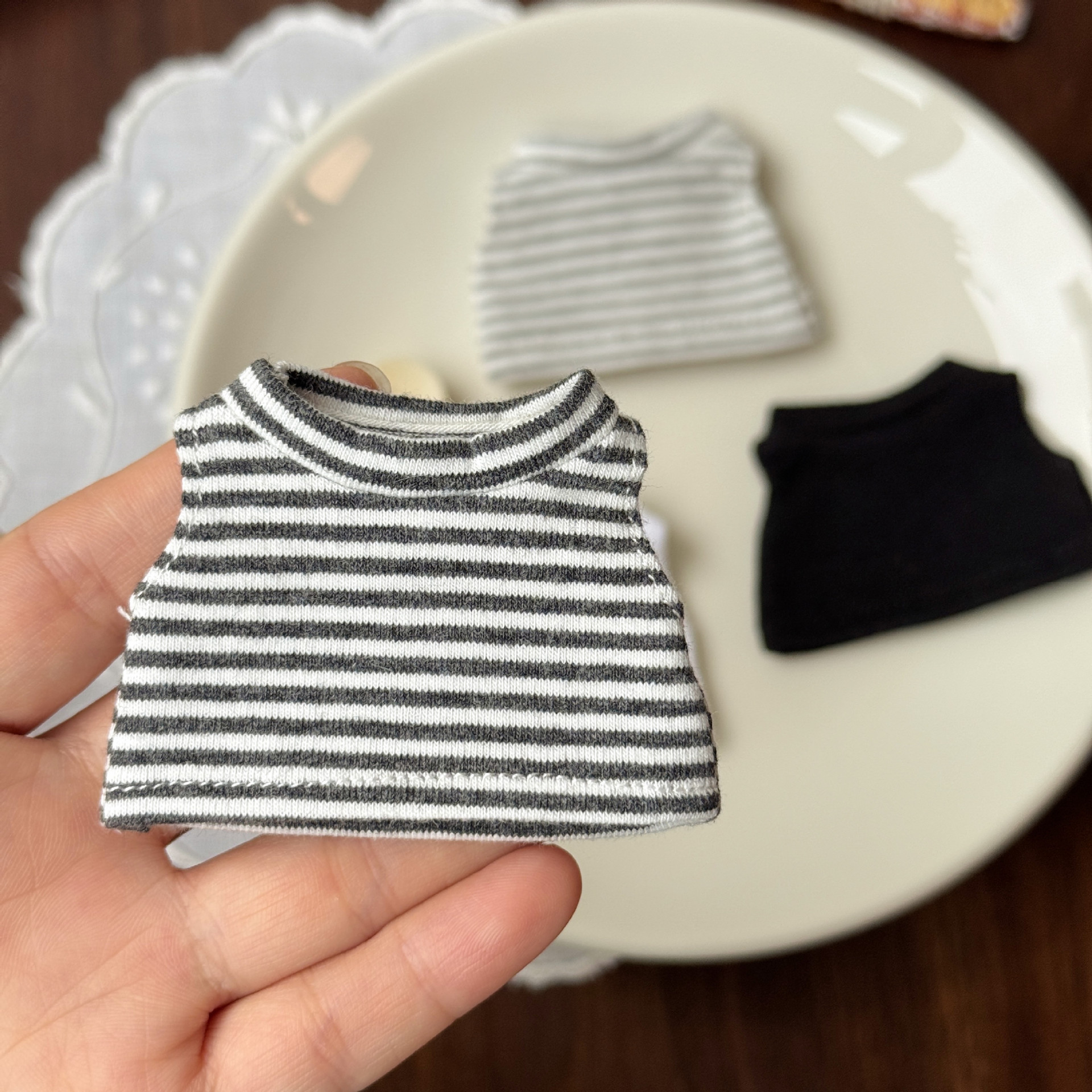 长腿kitty娃衣 手作10cm娃衣T恤 高品质迷你玩偶换装背心衣服批發