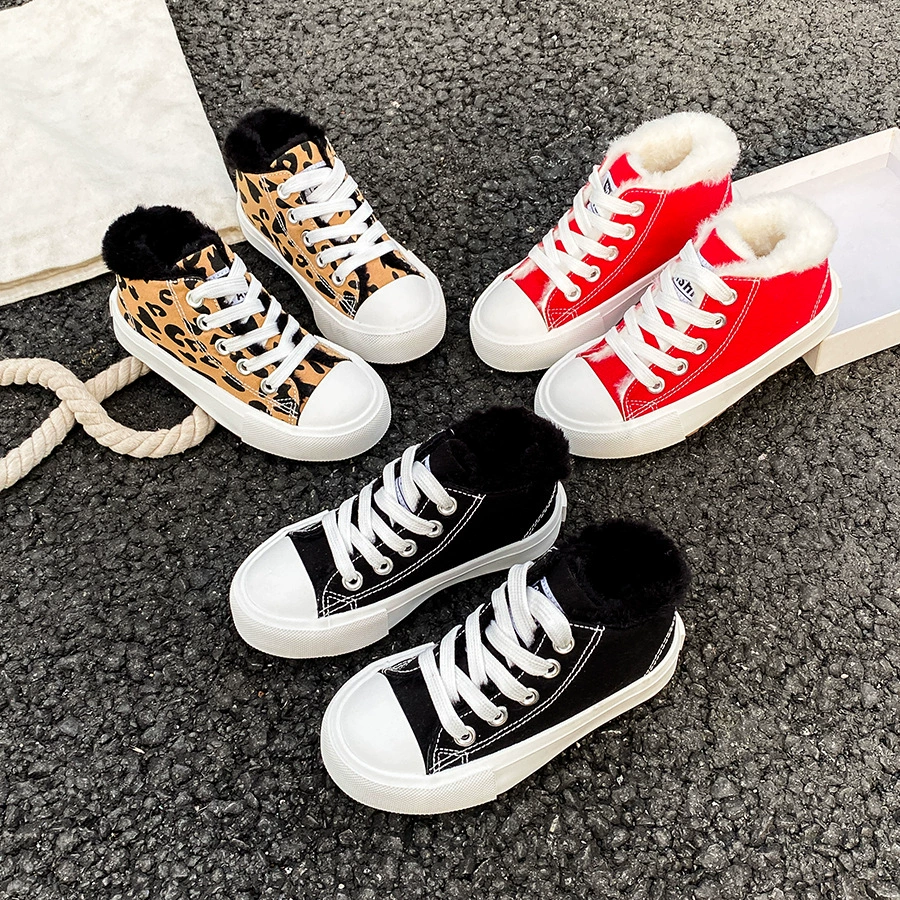 Мальчик второй хлопчатобумажная обувь плюшевая и утолщая модная высокая банда детская обувь на холсте 2024 зимняя новая теплая обувь для девочек