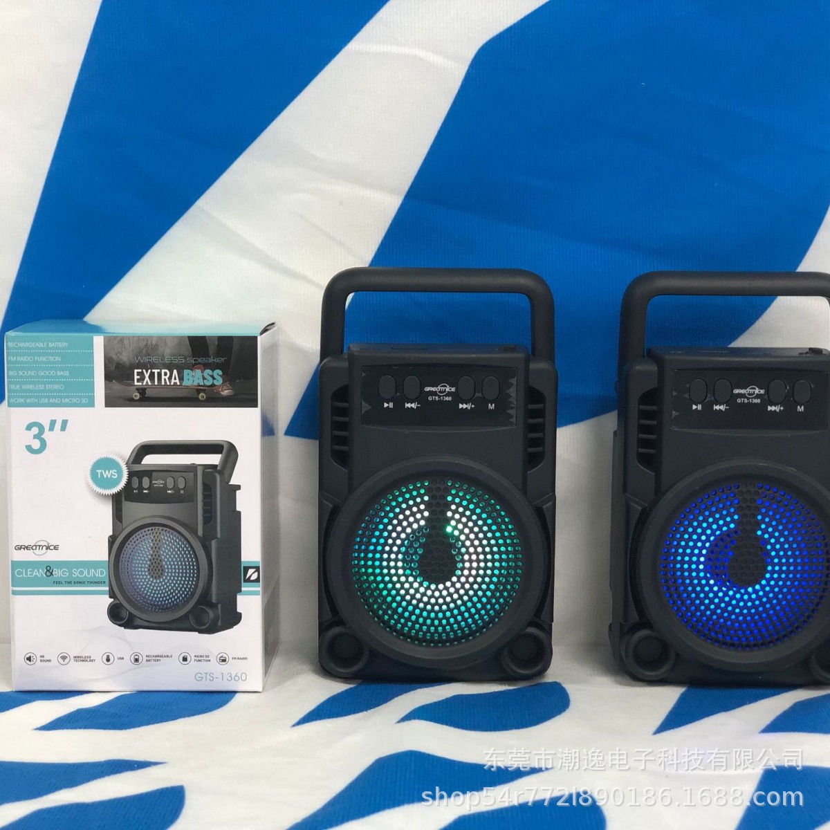 Ventas directas de fábrica 1360 nuevo altavoz Bluetooth inalámbrico para uso doméstico al aire libre subwoofer portátil con sobrepeso K Song Square RGB