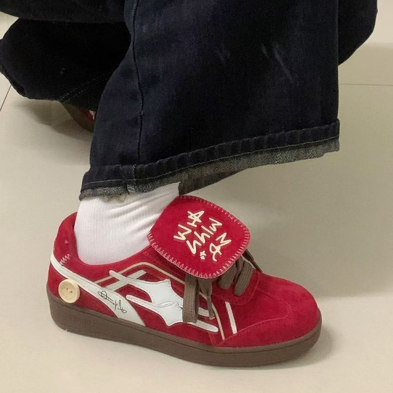 Zapatos rojos de entrenamiento alemán para mujer 2025 verano nuevo estilo de moda salvaje zapatos deportivos casuales para mujer estudiantes coreanos zapatos Forrest Gump para mujer