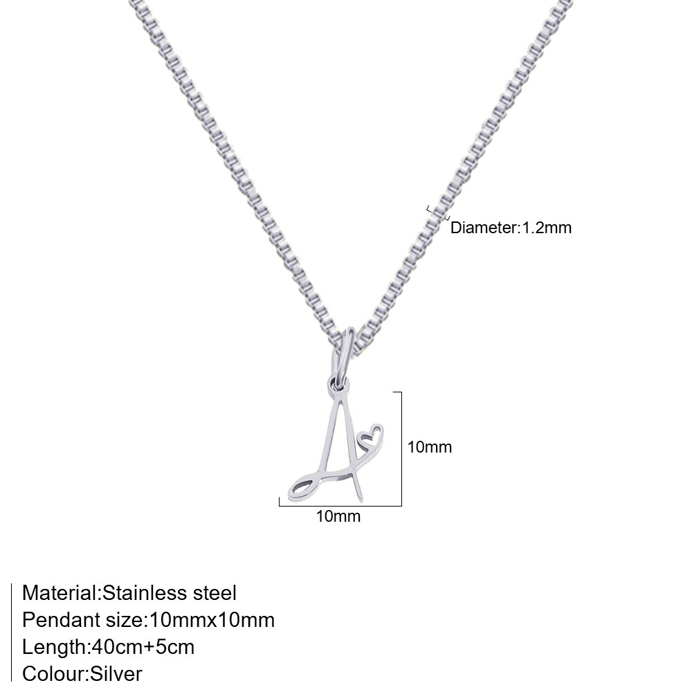 Collier en acier titane style INS 26 avec pendentif cœur et lettre, design intemporel, pour femme. Bijou inaltérable._voghion.com