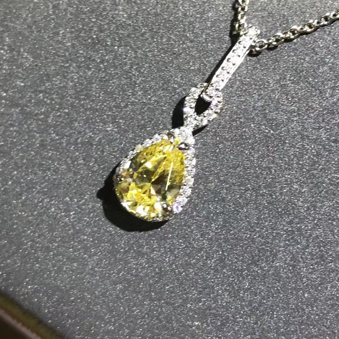 Colgante de diamante de alto carbono amarillo de corte de gota de agua S925 collar de plata esterlina amarillo 2 quilates de diamante de alto carbono importado