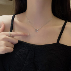 retro french pearl heart necklace women's high-grade temperament hot girl beaded clavicle chain sweet cool style personalized jewelry full figure