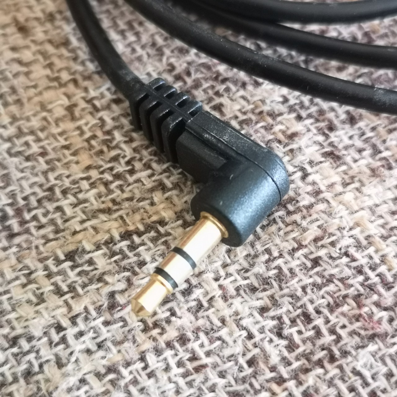 �Ż�ֱ����Ƶ��3.5��ĸ�ӳ���aux���Թ���˷���������ܱ߳��۹�