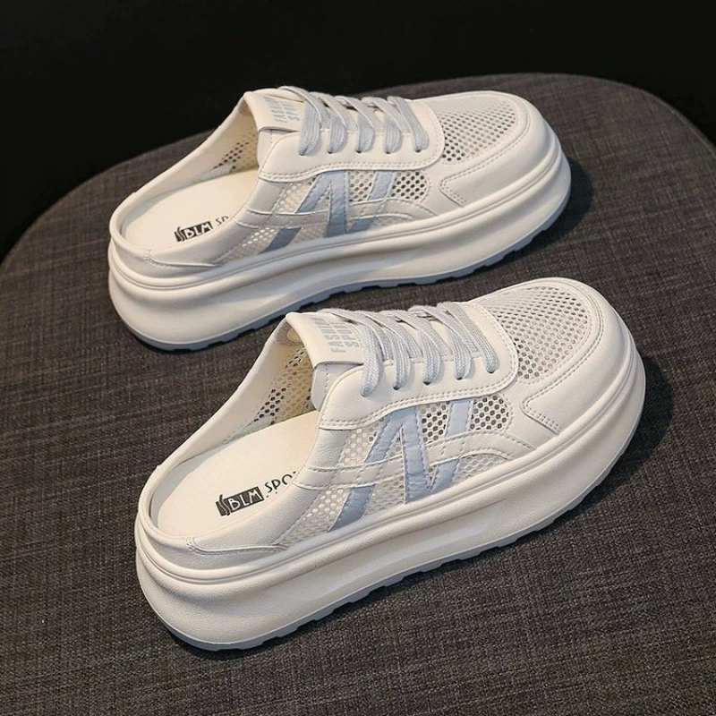 Универсальные полутапочки с сетчатым верхом, толстая подошва, женские летние туфли 2025, дышащие, на одной ноге, без каблука, белые.