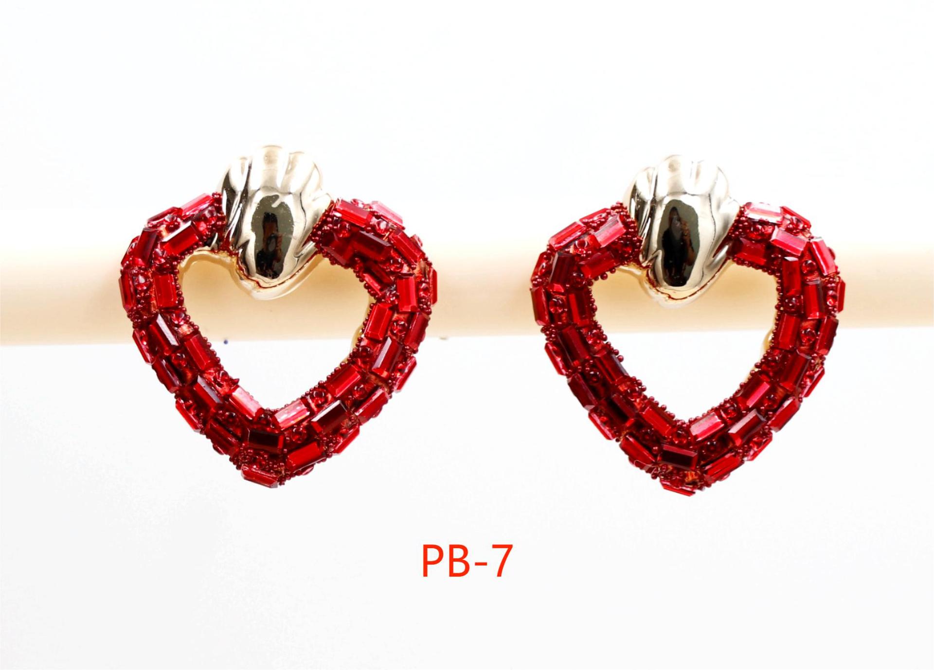 Heart Shape Pattern Women's Gender 1 Pair Simple Style Classic Style Heart Shape Inlay 304 Stainless Steel Rhinestones Ear Studs