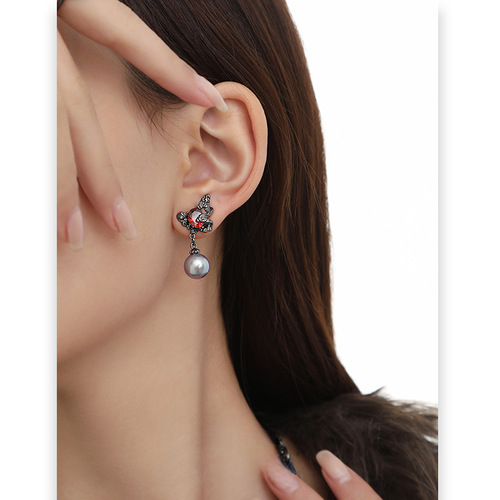 Dark Butterfly Pearl Earrings for Women Hip-Hop Style High-End Elegance Exquisite 925 Silver Needle Earrings Retro Cross-Border Wholesale Earrings