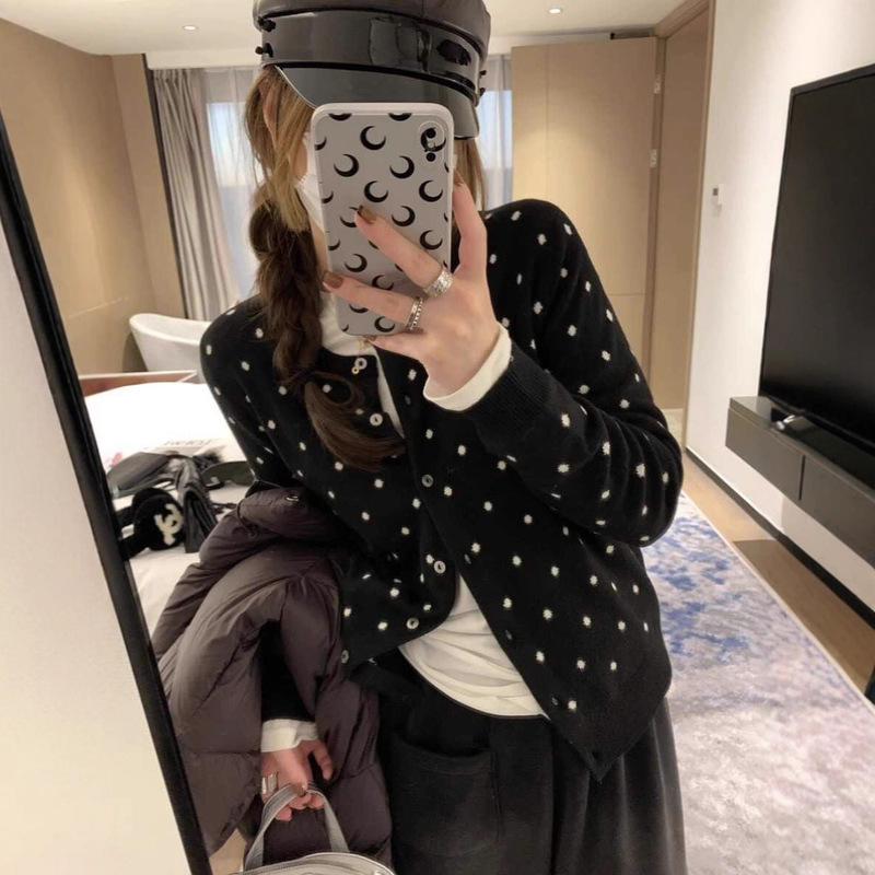 韩系气质穿搭波点软糯开衫毛衣外套女新款外搭针织衫休闲短款上衣|undefined