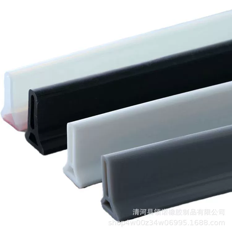 Производитель поставляет водонепроницаемые самоклеящиеся полосы для ванной комнаты, уплотнители для унитаза, разделители для сухих и влажных зон кухонной раковины.