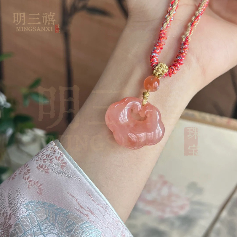 Little Red Book Explosions Golden Silk Jade Peach Blossom Brewing Xiangyun Lock Accessories Peach Blossom Brewing Ping An Buckle Leaves Jade Pendant