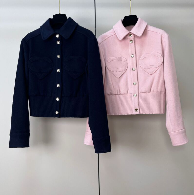 2025 Winter New Little Chanel Style Short Heart Sweater Jacket for Women Versatile Elastic Waist Wool Cardigan 2025 Winter New Little Chanel Style Short Heart Sweater Jacket for Women Versatile Elastic Waist Wool Cardigan