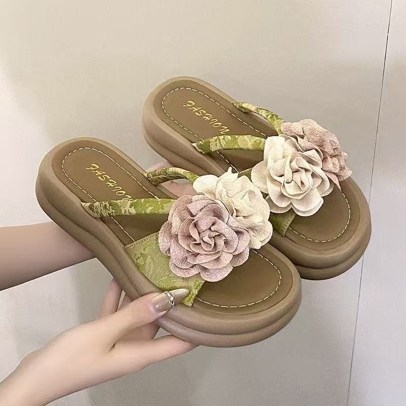 New Chinese-Style Thick-Soled Floral Sandals for Women, Suitable for Pairing with Dresses, Summer 2026 New Versatile Fashion Slip-On Sandals for Pregnant Women