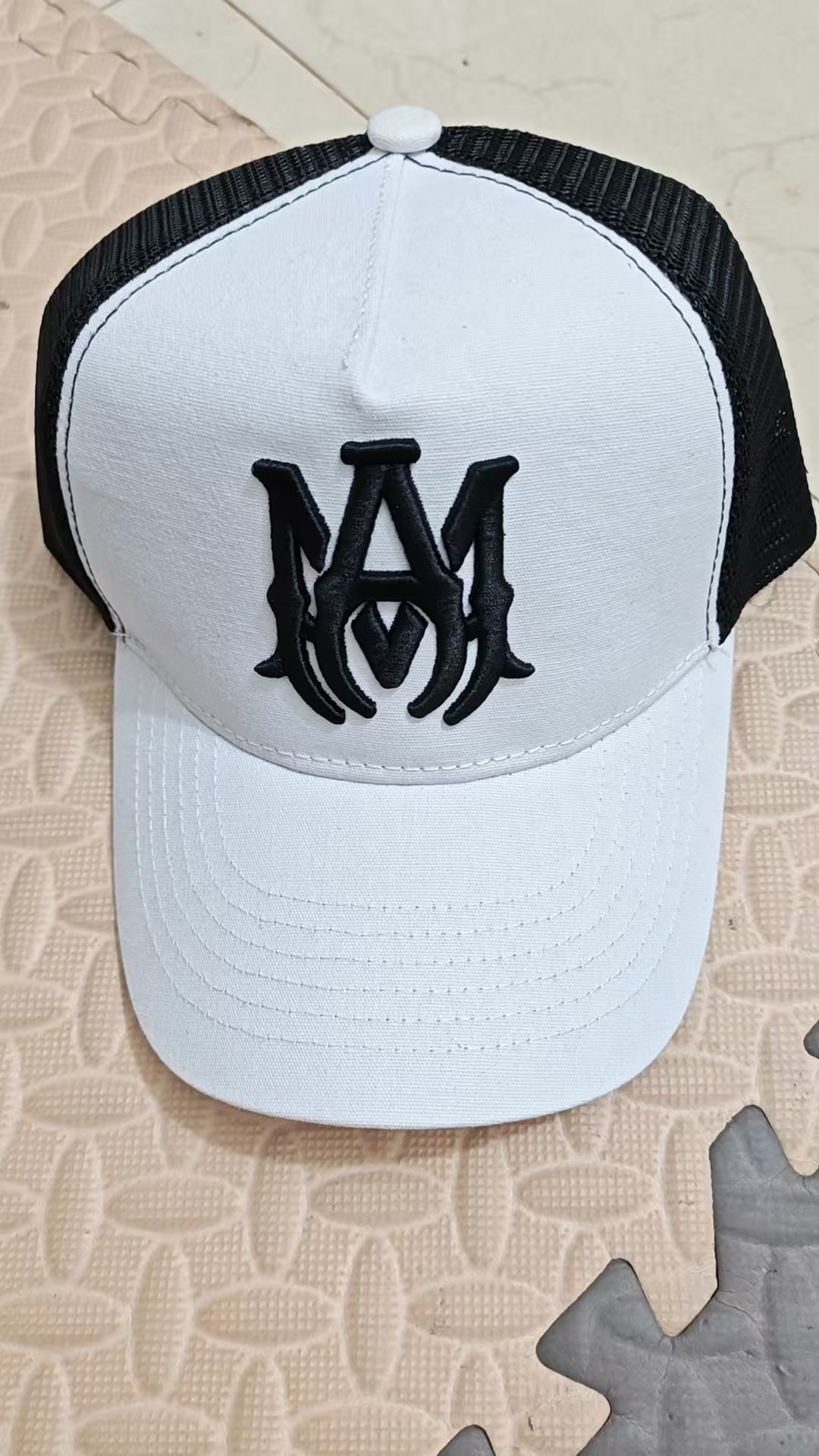 AMIRI estilo de calle para hombres y mujeres con el mismo sombrero de béisbol tendencia de protección solar sombrero de béisbol bordado de verano un cabello