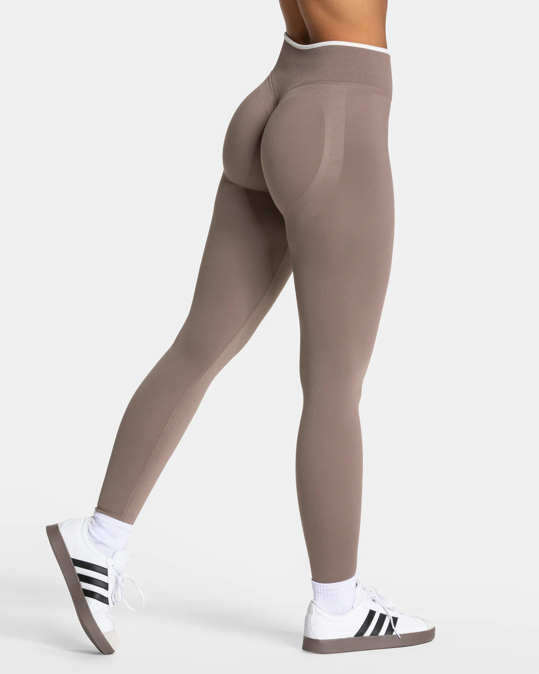모카 바지